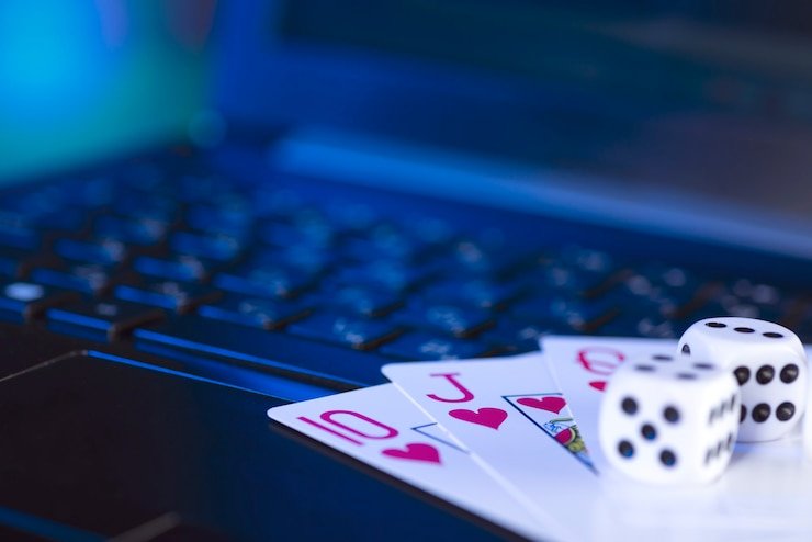 Simbol keamanan digital menandakan perlindungan data dan transaksi kasino live di peluang77